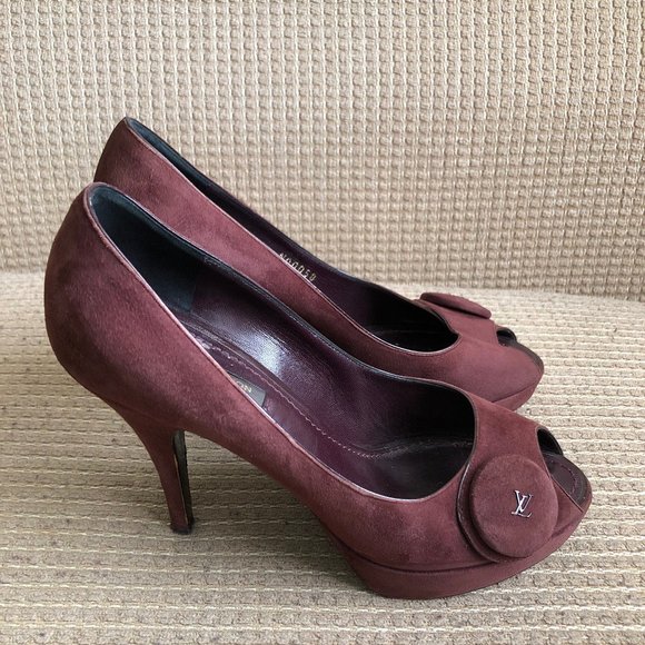 Louis Vuitton Women's Suede Chelsea Button Peep - Picture 1 of 15